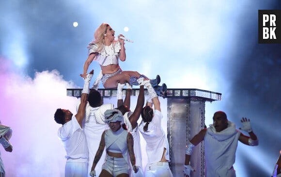 Lady Gaga au Super Bowl 2017 : un show exceptionnel à revoir en vidéo !
