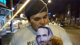 Jason Segel (How I Met Your Mother) : un fan mange sa photo tous les jours