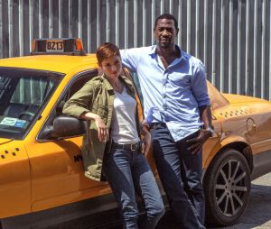 Chyler Leigh (Grey's Anatomy) dans Taxi Brooklyn