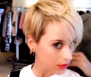 Katy Perry se fait une coupe de cheveux à la Miley Cyrus !