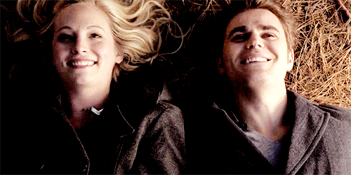 The Vampire Diaries saison 8 : Stefan et Caroline, c'est l'heure du mariage