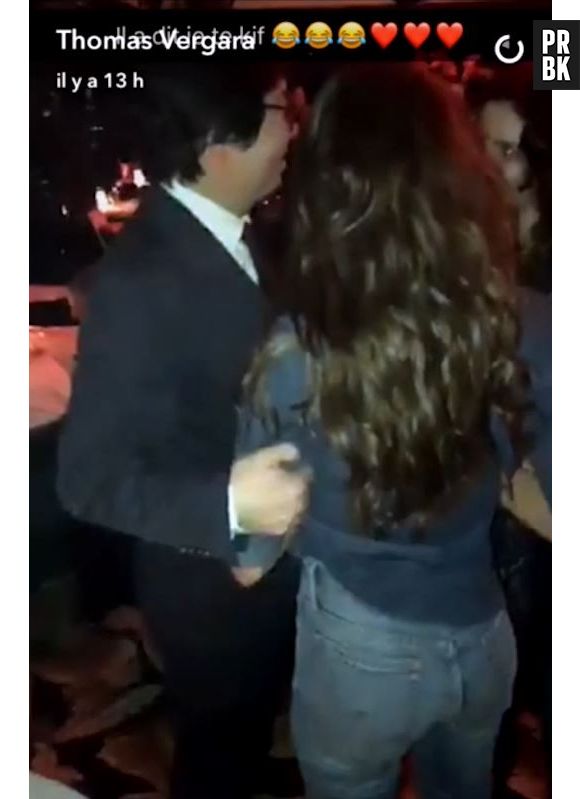 Nabilla Benattia et Jean-Vincent PLacé posent ensemble : le politique est fan d'elle, elle le prend pour le président chinois.