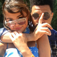 Selena Gomez et The Weeknd : amoureux et complices à Coachella 2017, ils postent un selfie