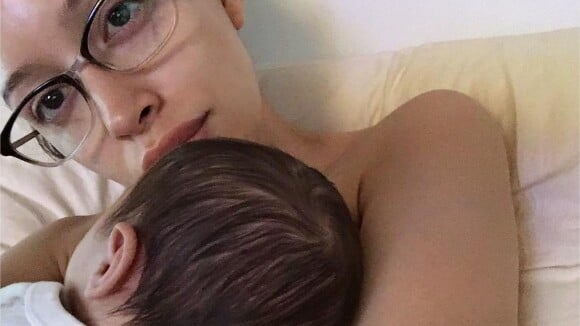 The Walking Dead : une star de la série pose en plein allaitement et répond cash aux critiques