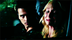 The Vampire Diaries saison 8 : Enzo et Caroline ont failli être en couple