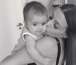 Alexia Mori : de nouvelles photos trop chou de sa fille Louise