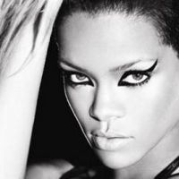 Rihanna et Laetitia Casta ... Hot dans le clip Te amo