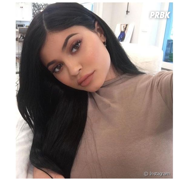 Kylie Jenner pas enceinte ? La photo qui sème le doute !