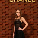 Lily-Rose Depp sexy : sa robe transparente en dévoile un peu plus que prévu