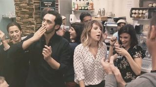 Plus belle la vie : un bar dédié à la série et réservé aux fans ouvre à Marseille