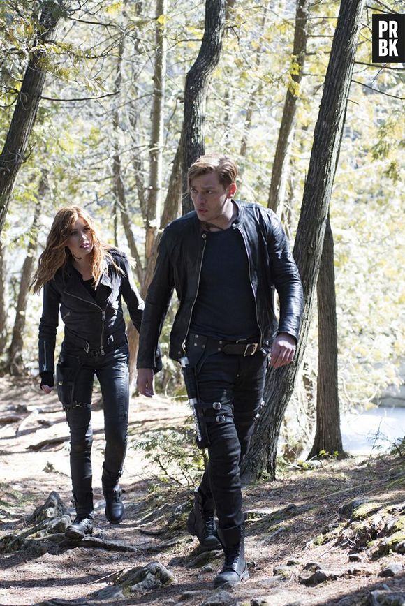 Shadowhunters saison 3 : la relation de Clary (Katherine McNamara) et Jace (Dominic Sherwood) va enfin évoluer !