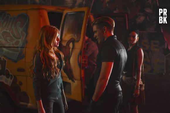 Shadowhunters saison 3 : la relation de Clary (Katherine McNamara) et Jace (Dominic Sherwood) va enfin évoluer !