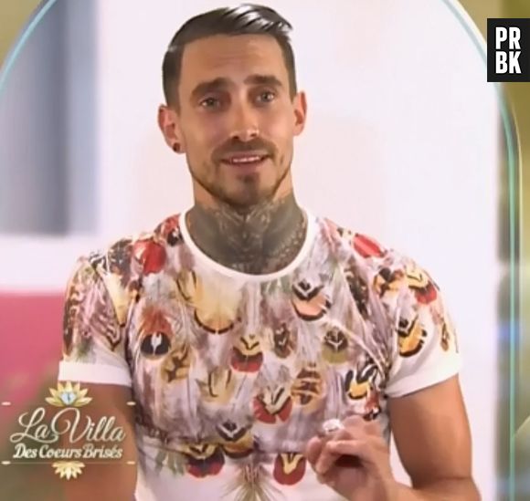 La Villa des Coeurs Brisés 3 : Aurélie Preston et son prétendant Julien s'embrassent !