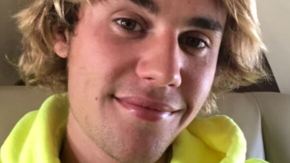 Justin Bieber torse nu : il dévoile ses tatouages qui ont demandé "plus de 100h de travail"