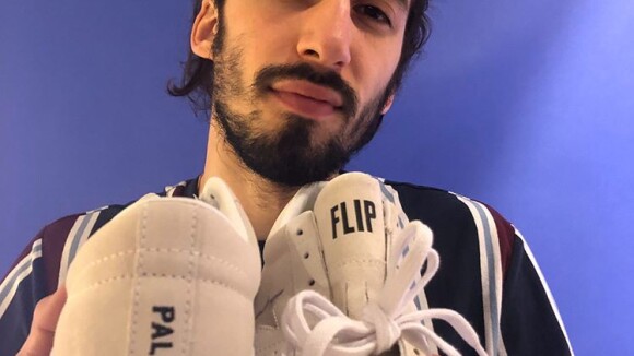 Lomepal tease une collab avec Converse en dévoilant sa paire perso, la "Flip"