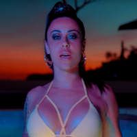 Clip "Gotta Listen" : Shanna Kress se la joue sensuelle à LA, les internautes mitigés