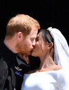 Le Prince Harry et Meghan Markle s'embrassent le jour de leur mariage