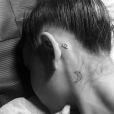 Ariana Grande dévoile son tatouage en hommage aux attentats de Manchester