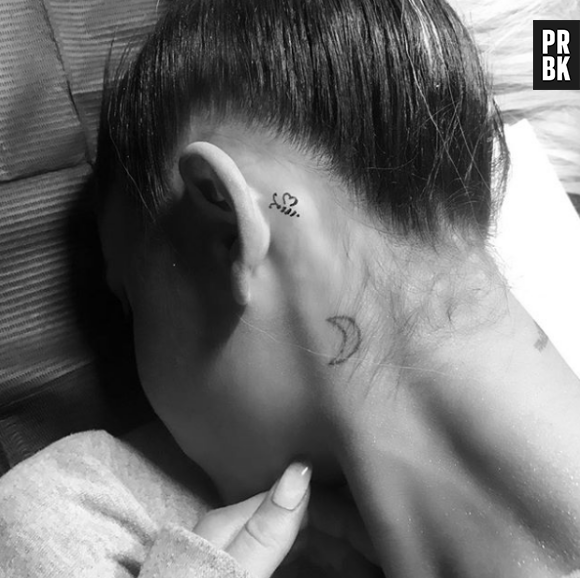 Ariana Grande dévoile son tatouage en hommage aux attentats de Manchester