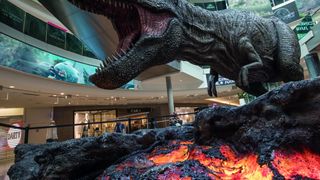 Jurassic World 2 : un T-Rex géant débarque à Paris