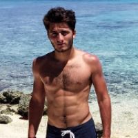Bixente Lizarazu : son fils Tximista fait tomber le haut pour soutenir les Bleus 😍