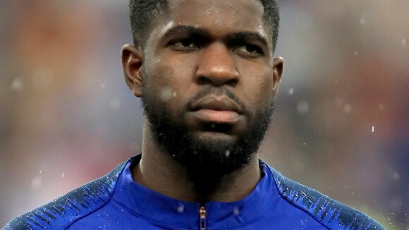 Samuel Umtiti moqué sur le web après sa main lors de France - Australie, les meilleurs détournements