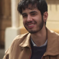 Plus belle la vie : le comédien Jonas Ben Ahmed (Dimitri) élu "personnalité LGBT de l'année"