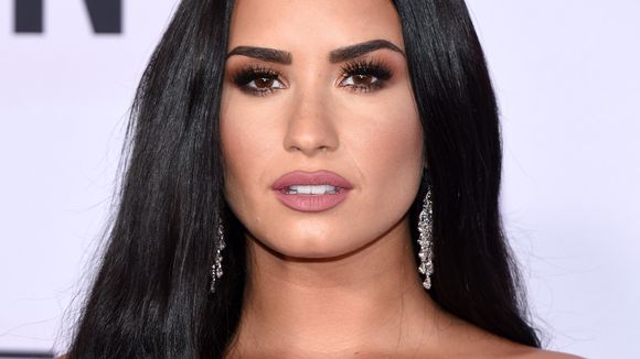 Demi Lovato : un proche évoque sa "nuit de débauche" avant son overdose