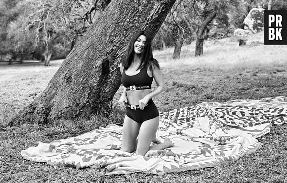 Kim Kardashian et ses soeurs en lingerie et en denim dans la nouvelle campagne Calvin Klein !