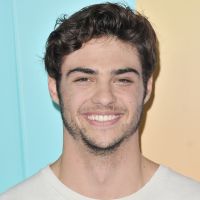 Noah Centineo (À tous les garçons que j'ai aimés) dévoile d'où vient sa cicatrice à la joue