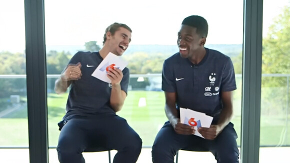 Antoine Griezmann et Ousmane Dembélé fracassent l'accent anglais de Fekir avec humour