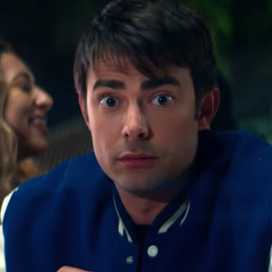 Clip "Thank U, Next" d'Ariana Grande : Jonathan Bennett (Aaron Samuels) de retour 13 ans après Lolita malgré moi