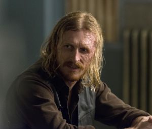 The Walking Dead saison 9 : Dwight de retour ou tué ? L'acteur se confie