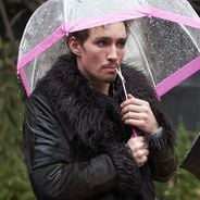 Robert Sheehan (Klaus dans Umbrella Academy) :  5 choses que vous ne saviez (peut-être pas) sur lui