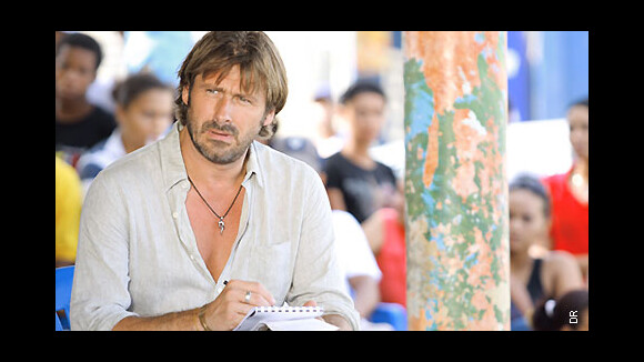 Amel Bent et Bernard Yerlès en tournage pour TF1