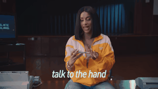 Cardi B pour Reebok : bracelets "slap on", fax, Macarena... La campagne en mode années 1990