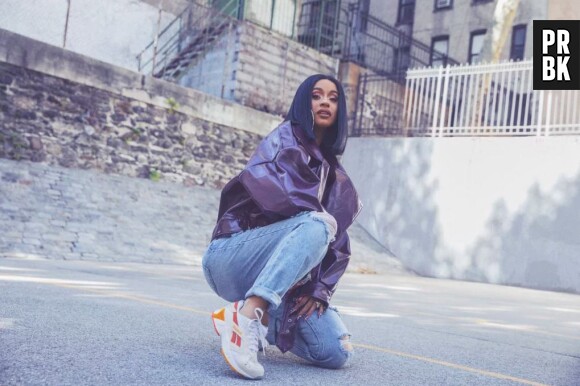Cardi B pour Reebok : bracelets "slap on", fax, Macarena... La campagne en mode années 1990