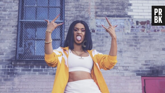 Cardi B pour Reebok : bracelets "slap on", fax, Macarena... La campagne en mode années 1990