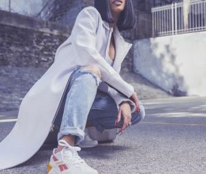 Cardi B pour Reebok : bracelets "slap on", fax, Macarena... La campagne en mode années 1990