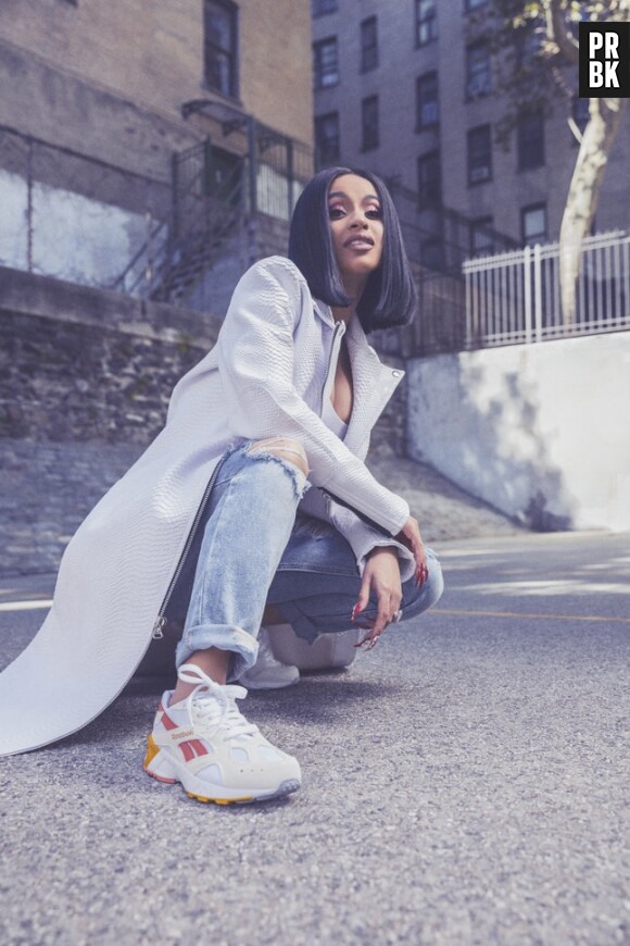 Cardi B pour Reebok : bracelets "slap on", fax, Macarena... La campagne en mode années 1990