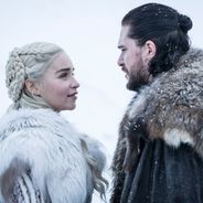 Game of Thrones saison 8 : Emilia Clarke, Kit Harington... les acteurs en costumes VS dans la vie