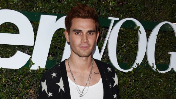 KJ Apa (Riverdale) : bientôt un album avec son groupe !