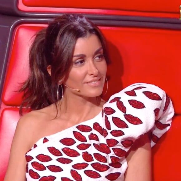 Jenifer (The Voice 8) : sa tenue moquée par les internautes