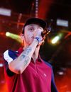 Romeo Elvis se moque des NRJ Music Awards et de ses concurrents, ils réagissent