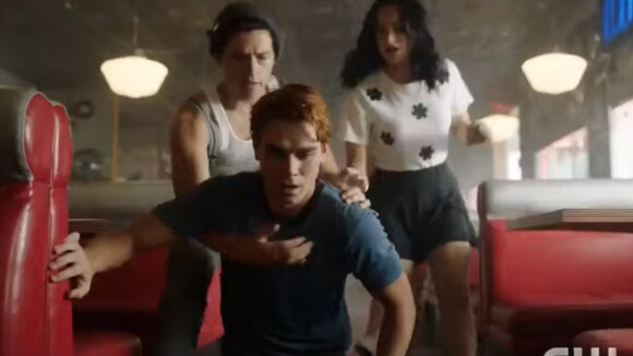Riverdale saison 4 : la bande-annonce déchirante de l'hommage à Luke Perry