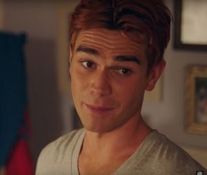 Riverdale saison 4 : Archie attaqué dans la nouvelle bande-annonce