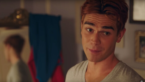 Riverdale saison 4 : Archie attaqué dans la nouvelle bande-annonce