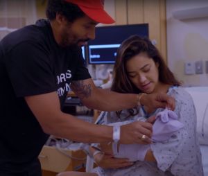 Shay Mitchell maman : l'actrice de Pretty Little Liars dévoile son accouchement en vidéo