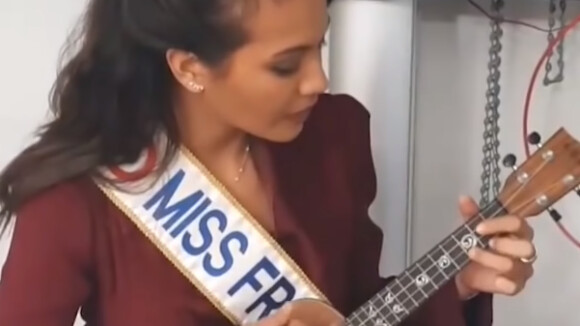 Vaimalama Chaves (Miss France 2019) avait déjà montré ses talents de chanteuse et de musicienne sur PRBK