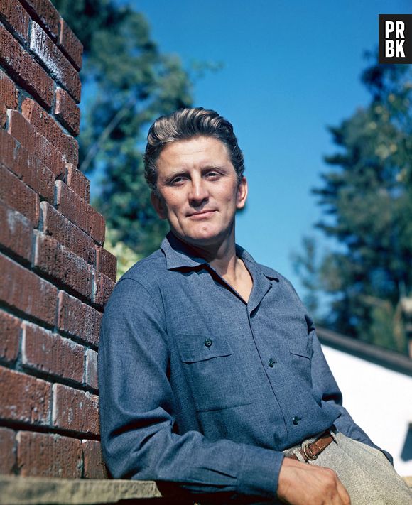 Kirk Douglas, le père de Michael Douglas est mort à 103 ans : les stars sont nombreuses à rendre hommage à l'un des derniers acteurs de légende d'Hollywood